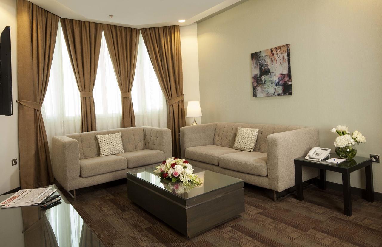Executive Suite,605105178:JPEG