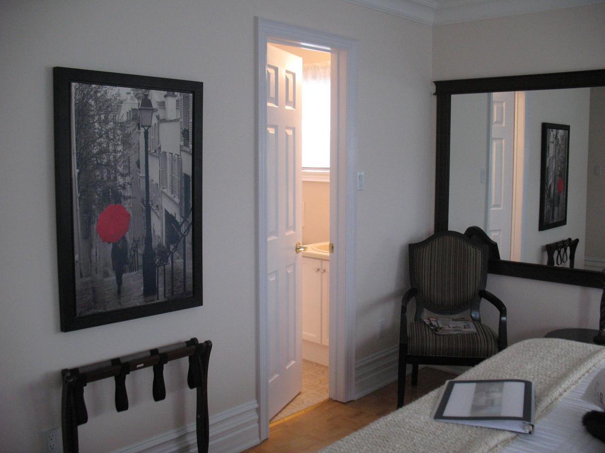 Queen Room with Garden View