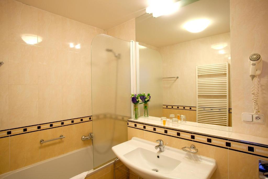 Double or Twin Room,74259803:JPEG