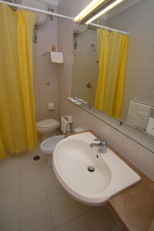 Standard Double Room with Balcony and Sea View