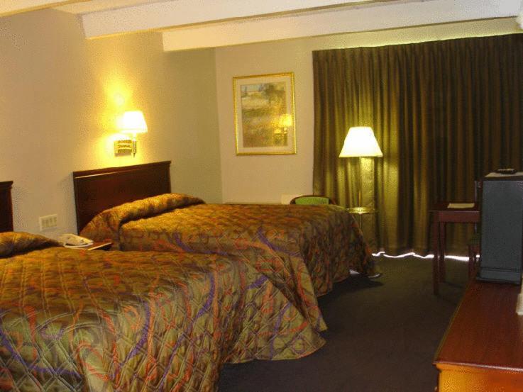 Queen Room with Two Queen Beds - Non-Smoking