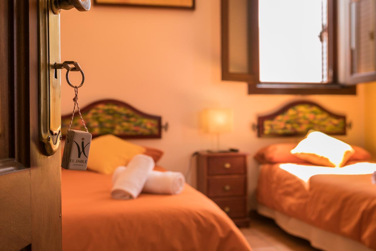 Zweibettzimmer mit eigenem Bad