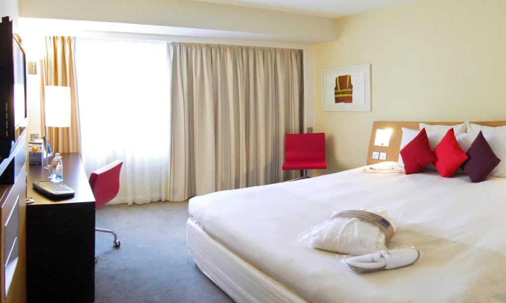 Executive Queen Room with Sofa