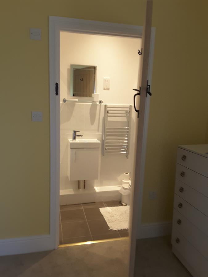 Twin Room with Shower