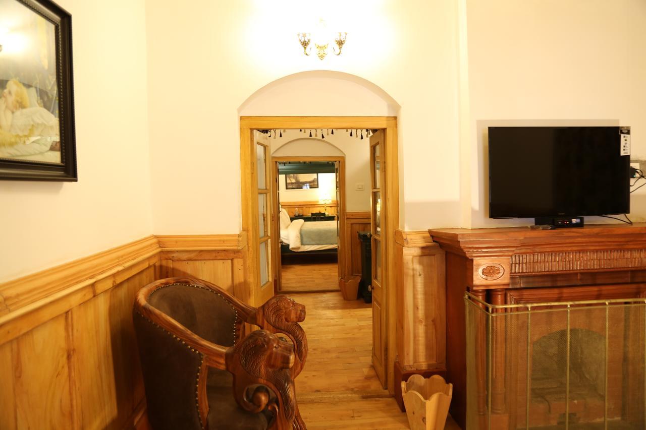 Victorian Suite,613949230:JPEG
