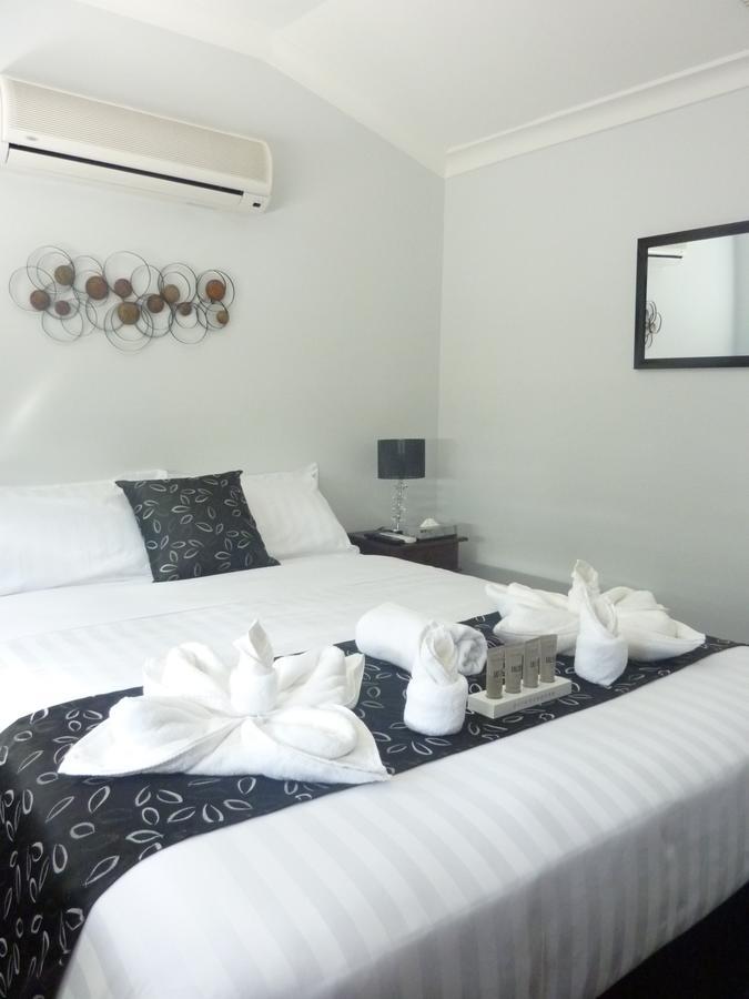 Queen Room with Shared Bathroom