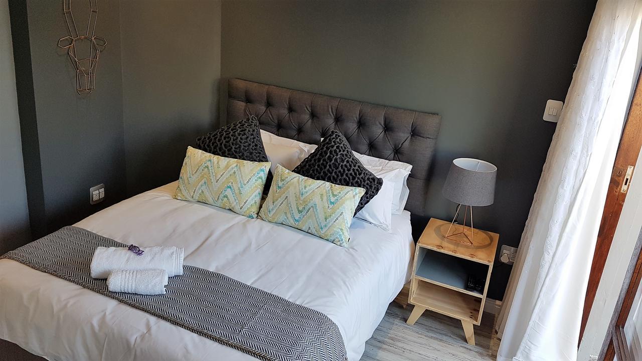 Queen Room with Garden View