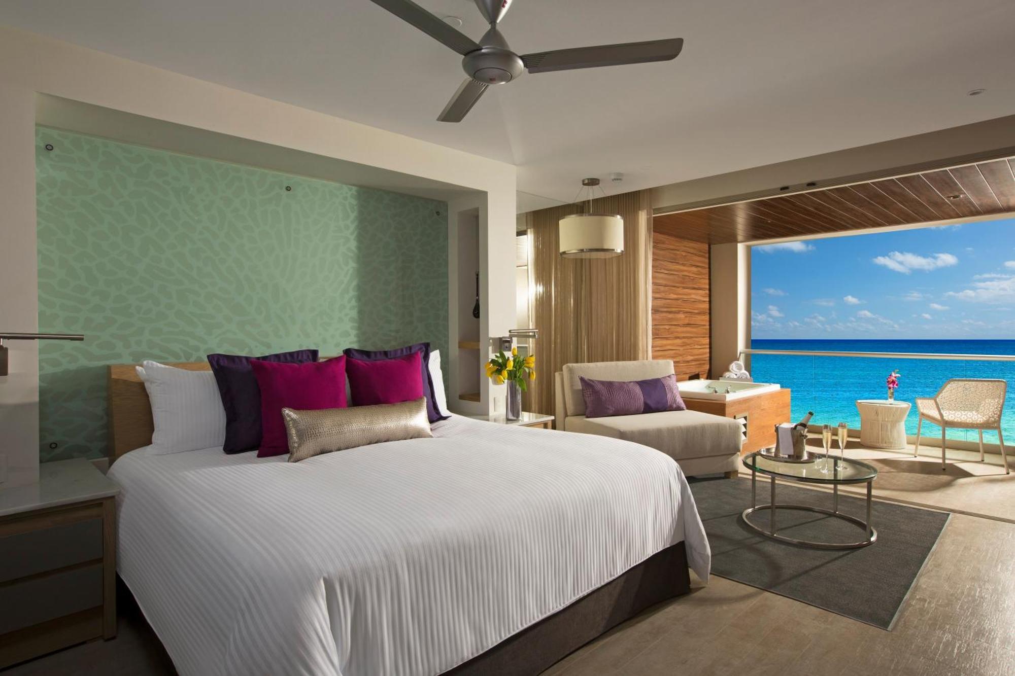 Suíte Júnior VIP Xhale com Cama de Casal, Banheira de Hidromassagem e Vista do Mar