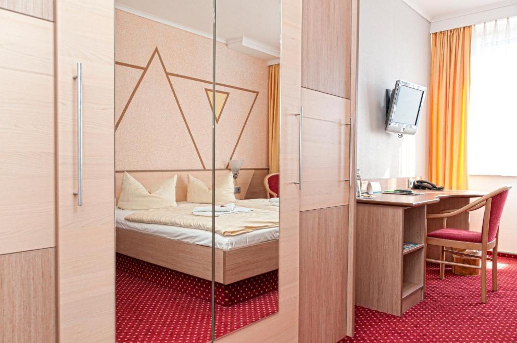 Classic Single Room with Balcony