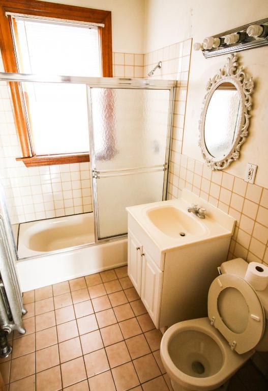 Budget Single Room,704205451:JPEG