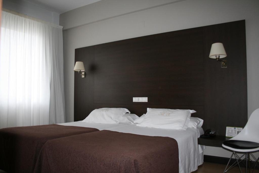 Double or Twin Room (2 Adults + 1 Child)