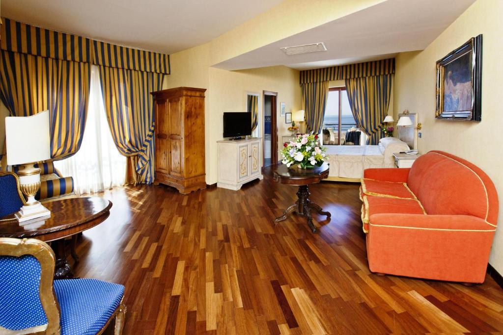 Junior Suite with Sea View