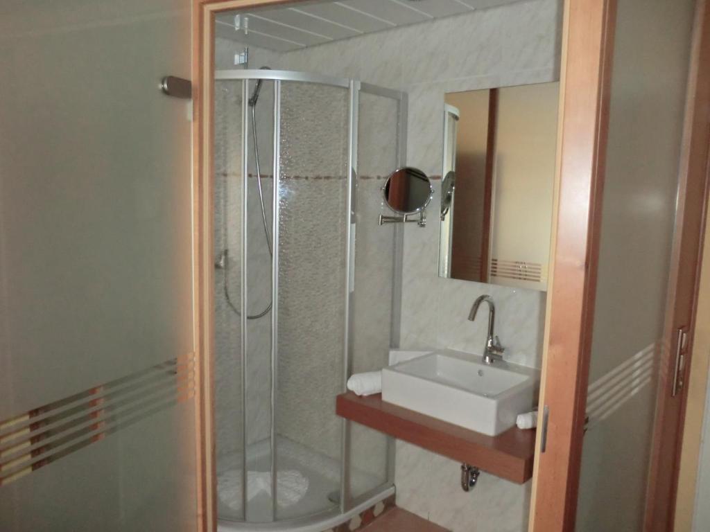 Single Room,61957963:JPEG