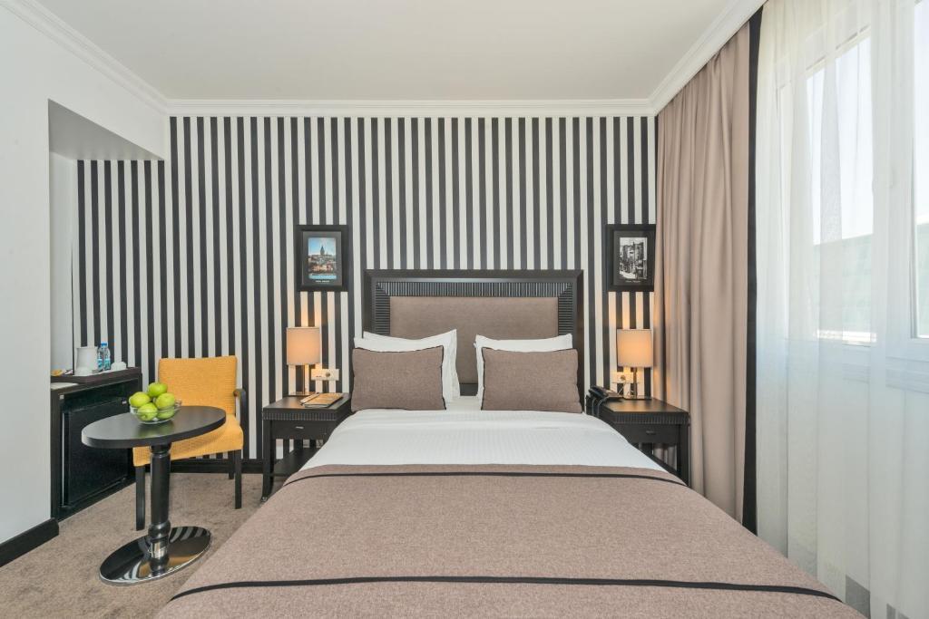 Deluxe Double or Twin Room,227342525:JPEG