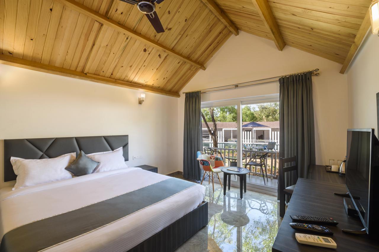 Cottage with Pool View with Balcony - 15% Discount on Food & Non-Alcoholic Beverages