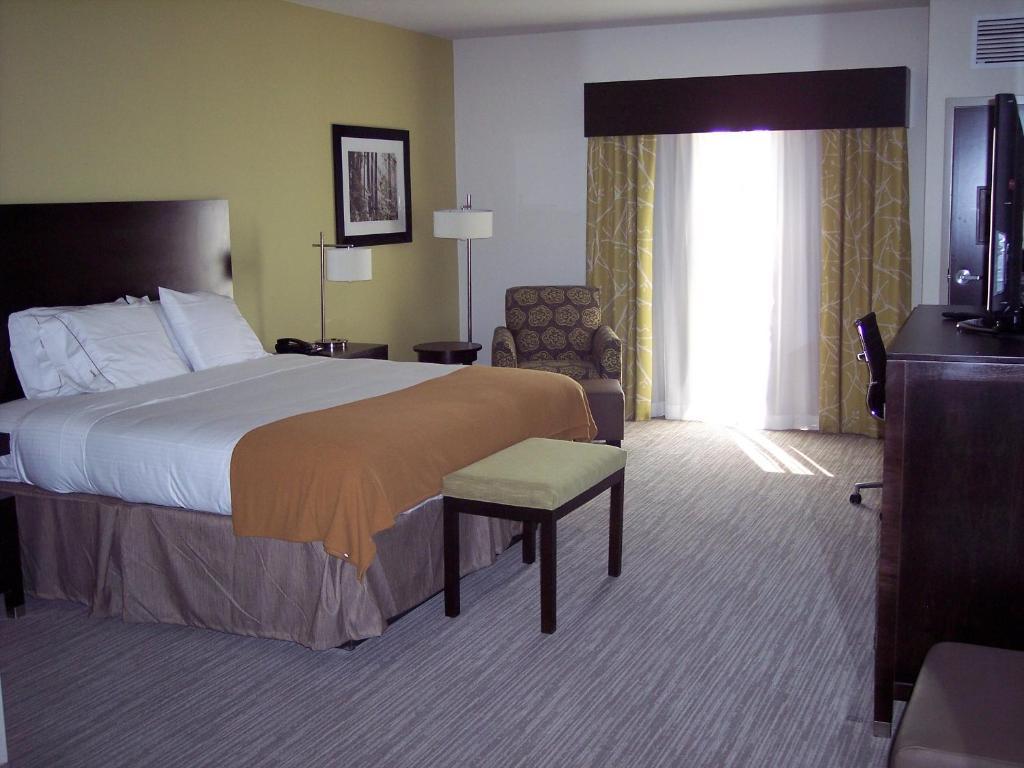 Standard King Room with Balcony