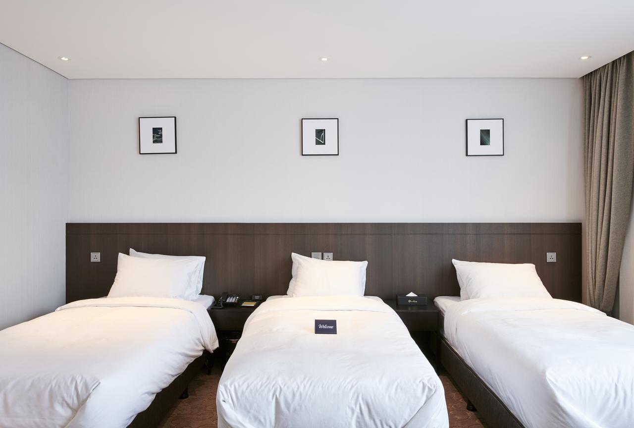 Premium Triple Room