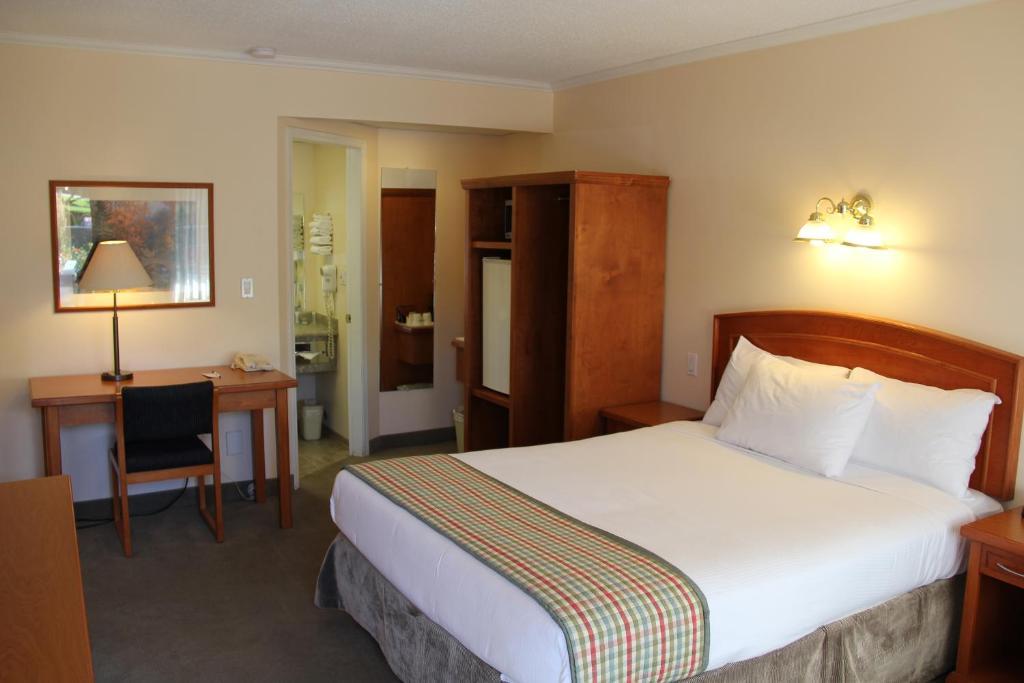 Superior Queen Room - Non-Smoking