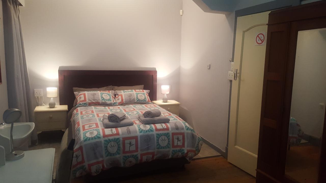 Economy Triple Room