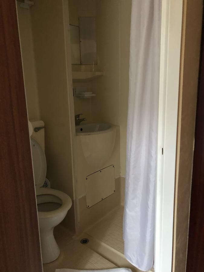 Standard Single Room Shower