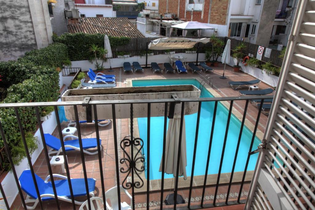 Double or Twin Room Pool View,62892682:JPEG