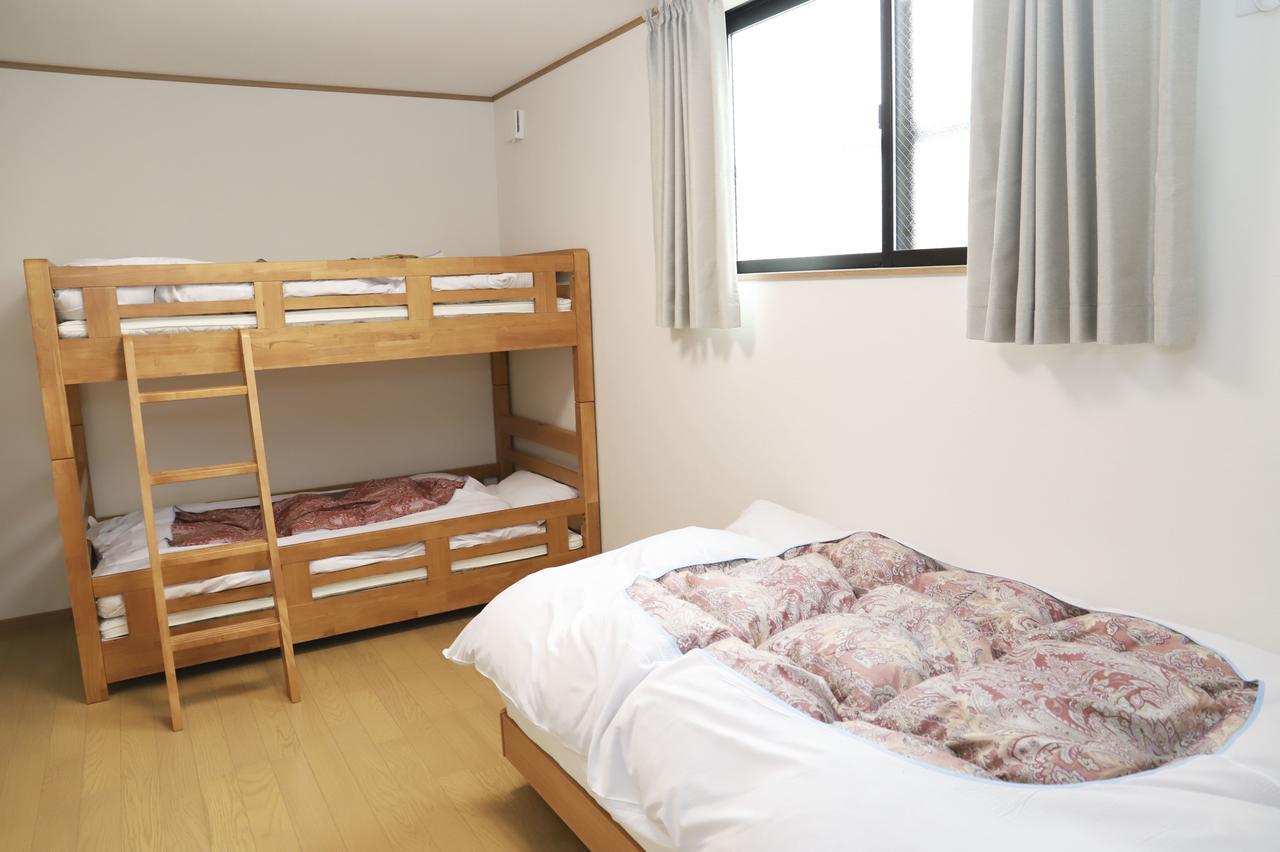 Economy Triple Room