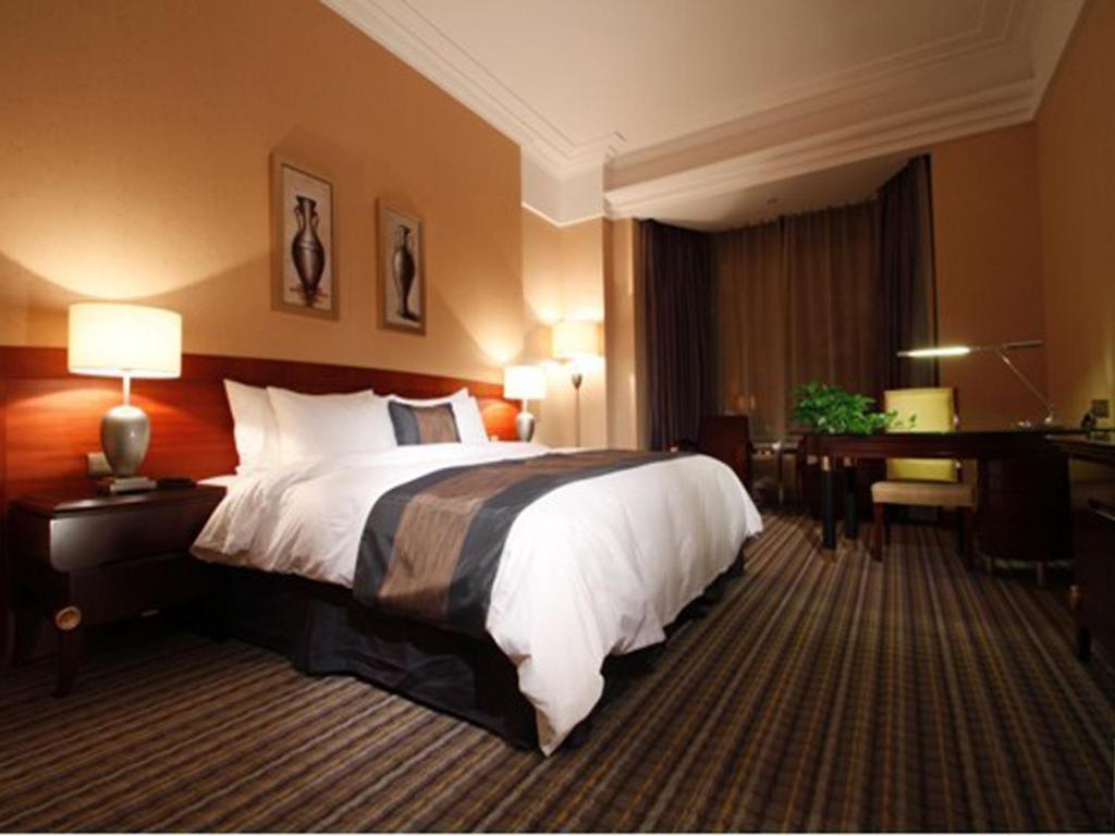 Classic King Room