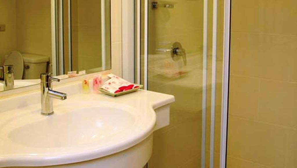 Deluxe Double or Twin Room,62976136:JPEG