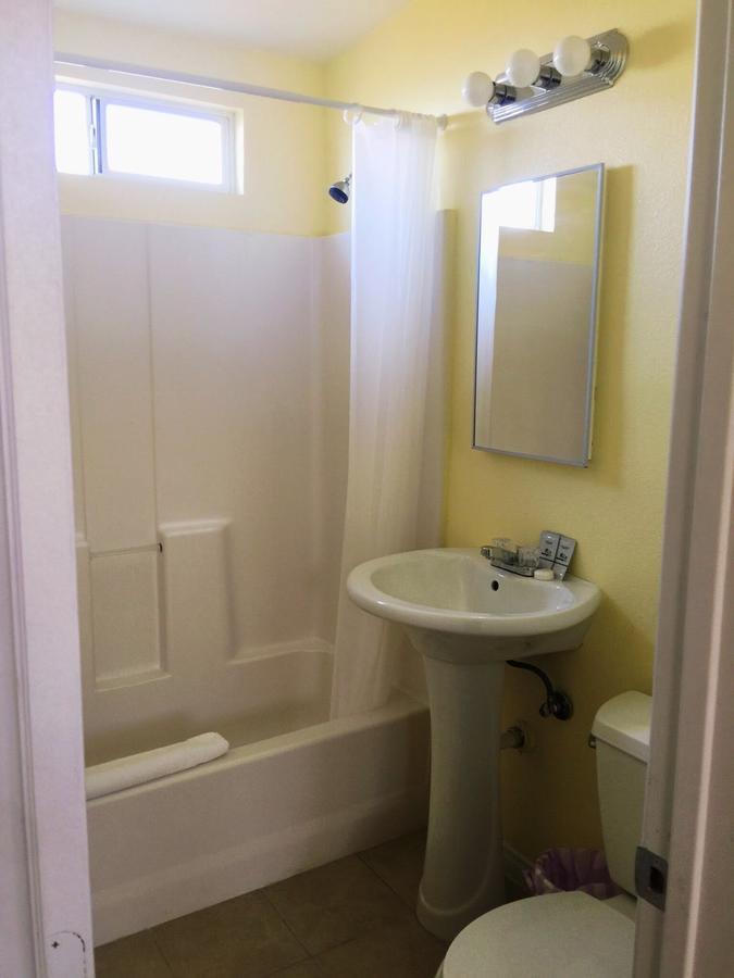 Queen Room with Mini-kitchen