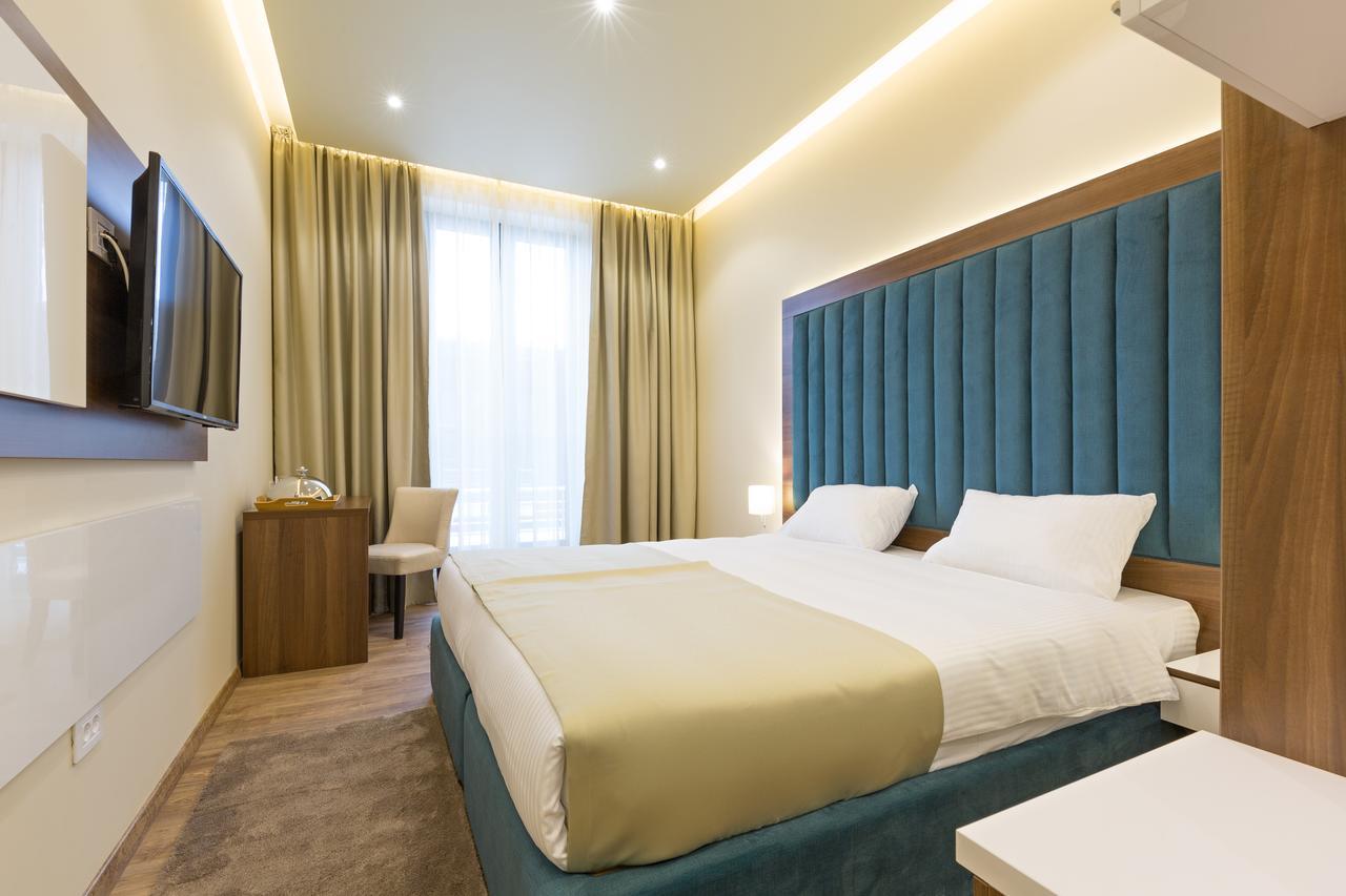 Standard Double or Twin Room,1223687884:JPEG