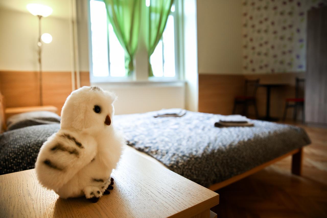 Családi szoba közös használatú fürdőszobával