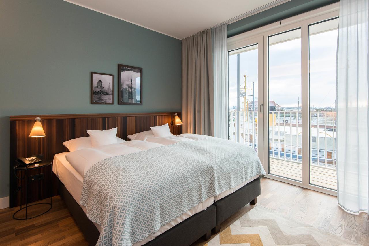 Water-View-Room