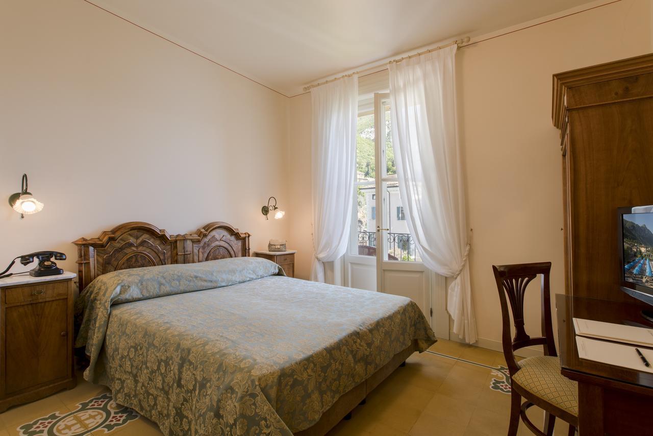 Double Room with Lake View
