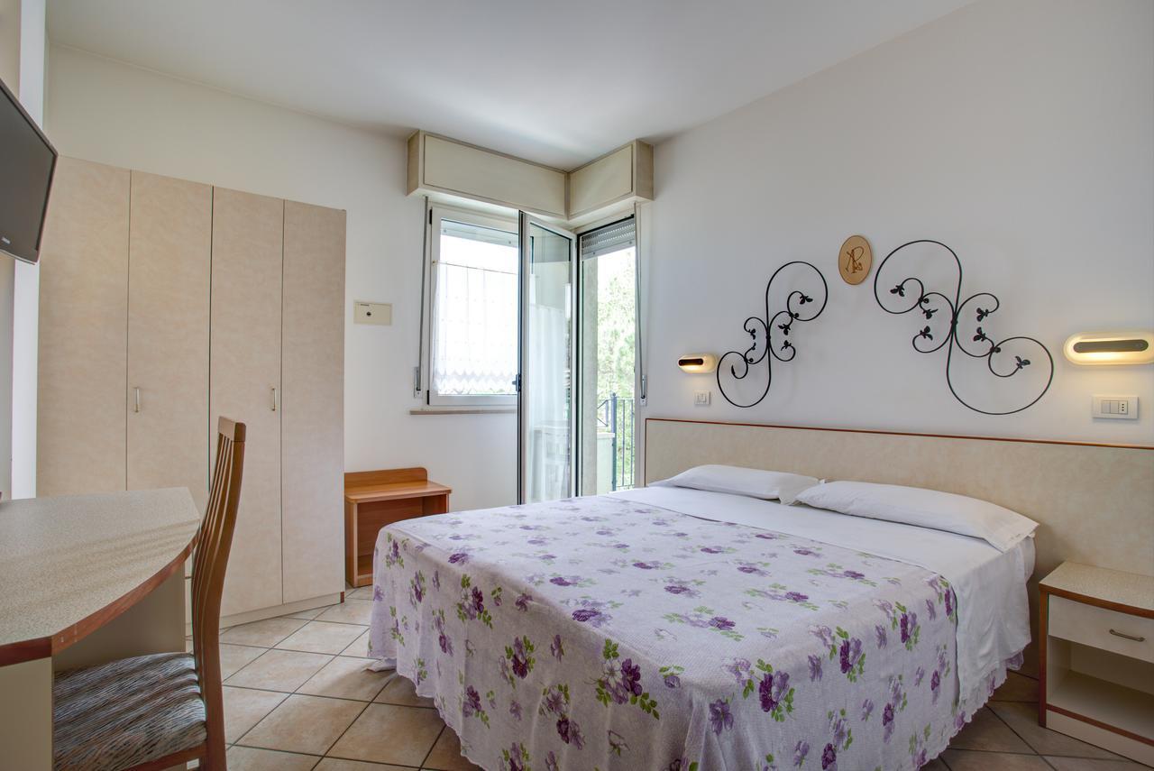 Apartment mit Balkon
