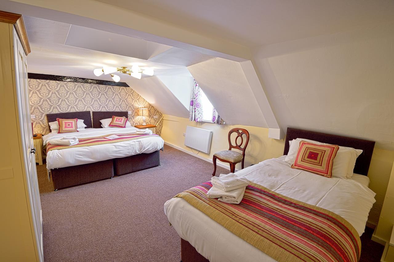 Deluxe Family Suite