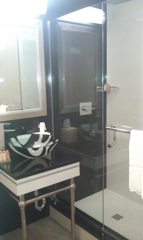 Suite Terrace,122390404:JPEG