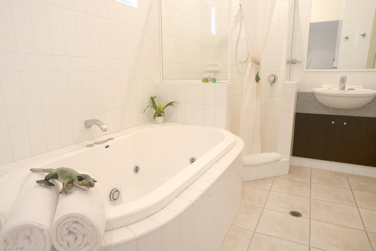 King Room with Spa Bath