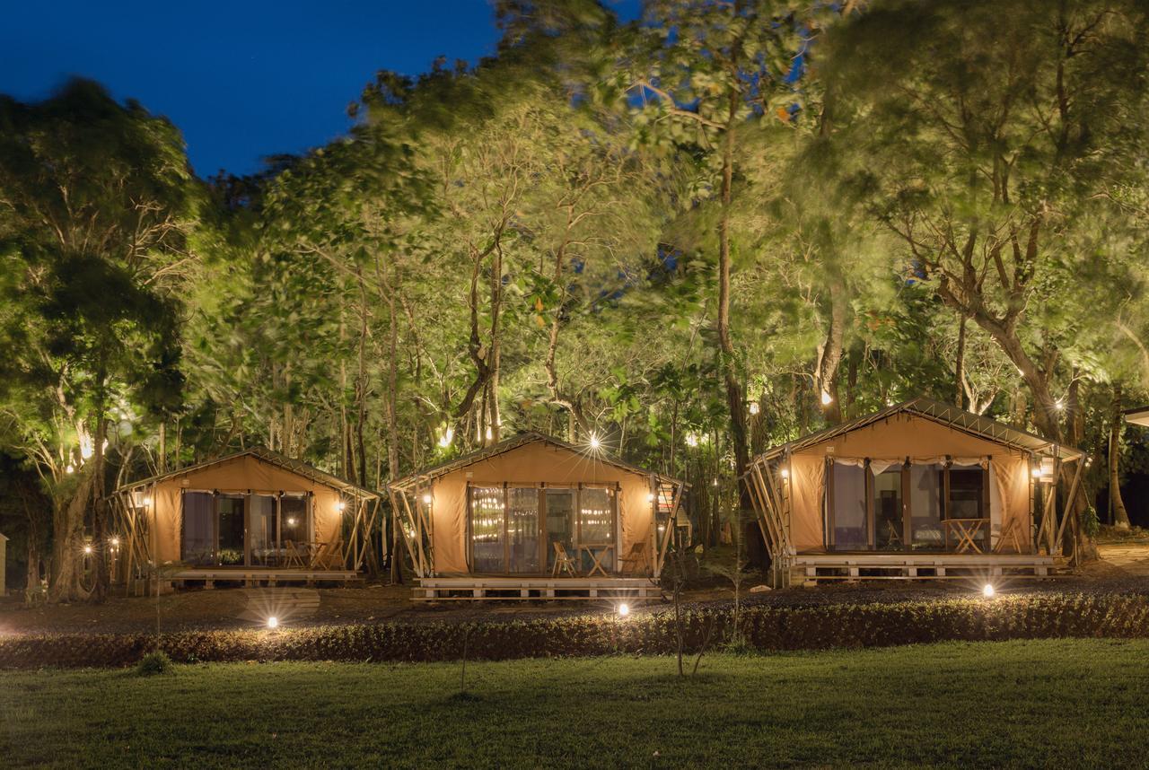 Queen Cabin