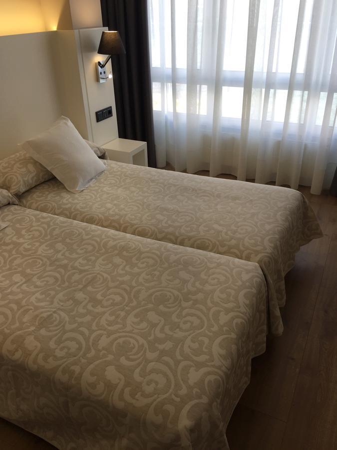 Standard Twin Room with Sea View