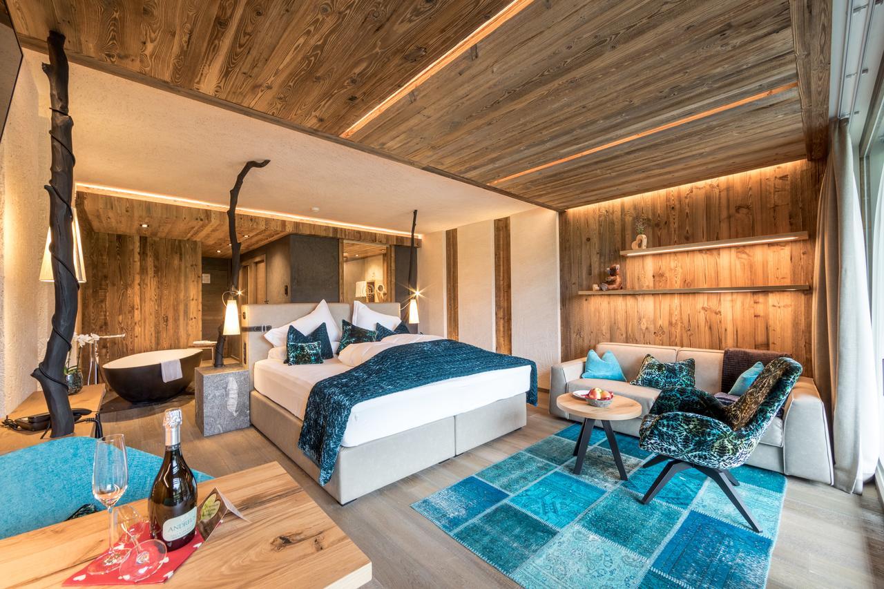 Deluxe Suite mit Whirlpool-Badewanne