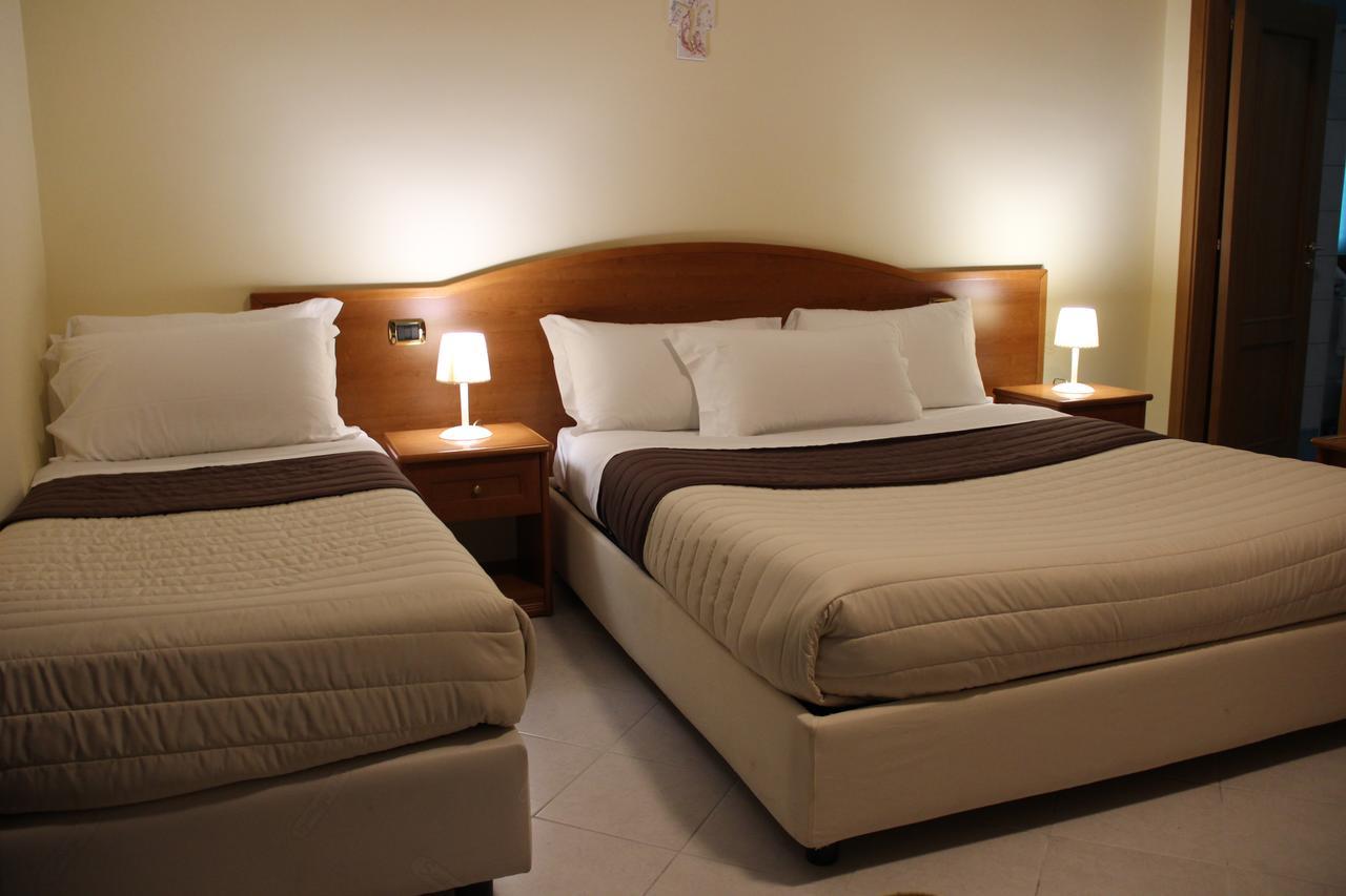 Triple Room with Sea View