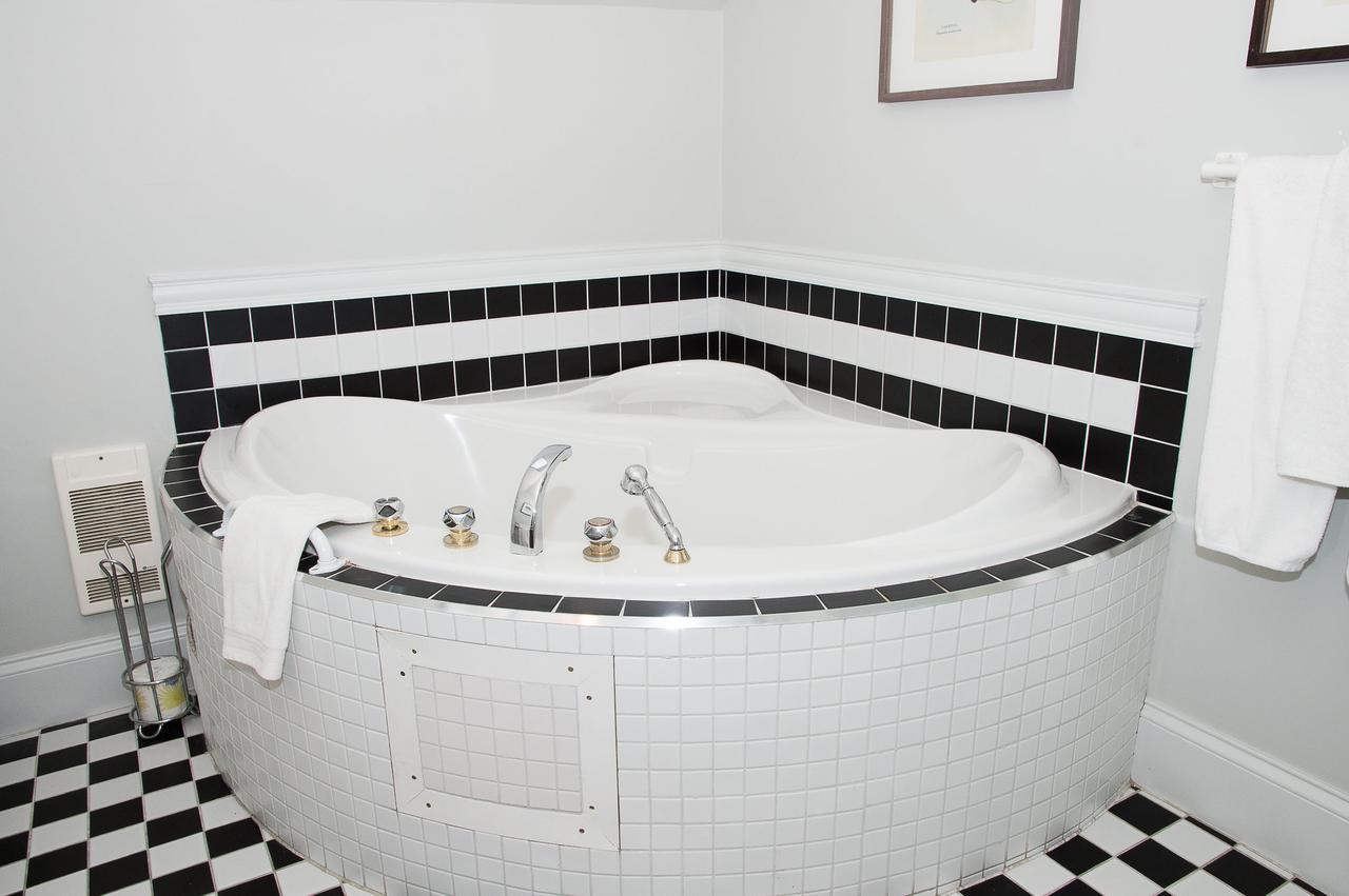 Superior King Suite