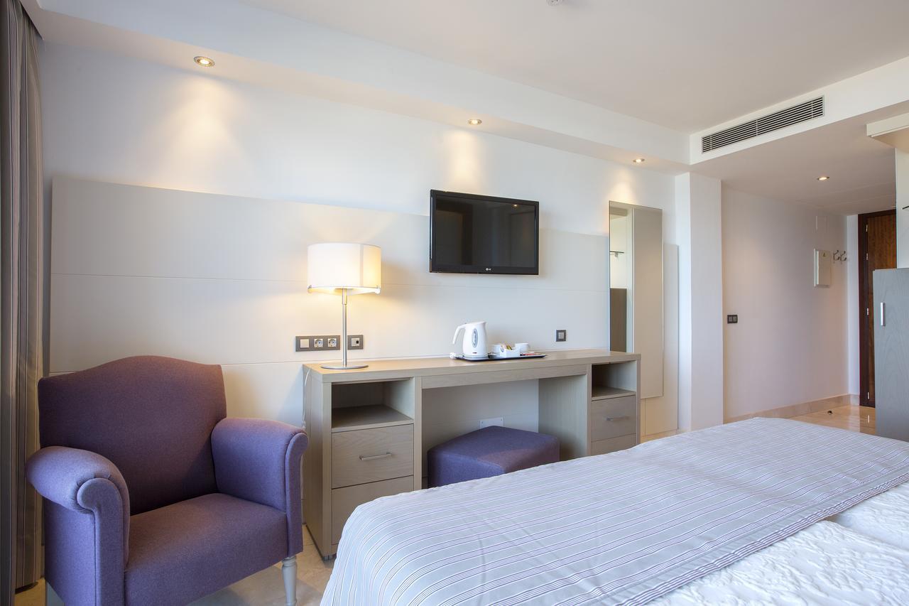Double or Twin Room with Extra Bed (3 Adults)