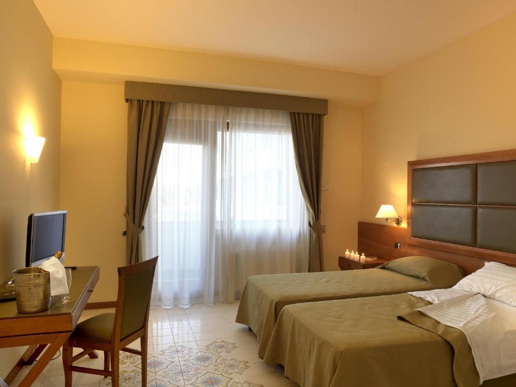 Twin Room with Sea View