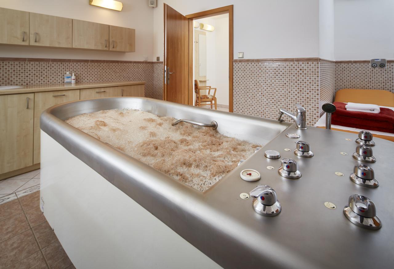 Wellness stay for 2 nights with half board and wellness treatments in Classic Double Room