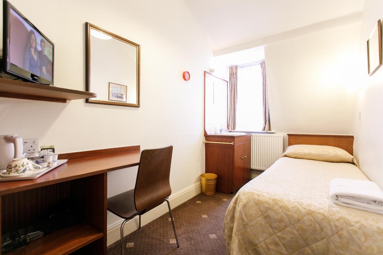 Single Room with Shared Bathroom,1346193770:JPEG