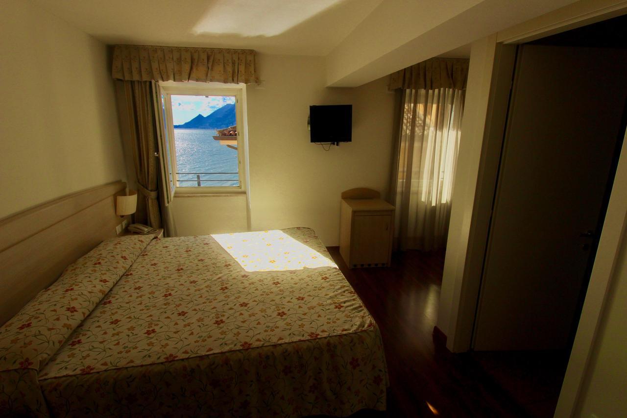Double or Twin Room with Lake View