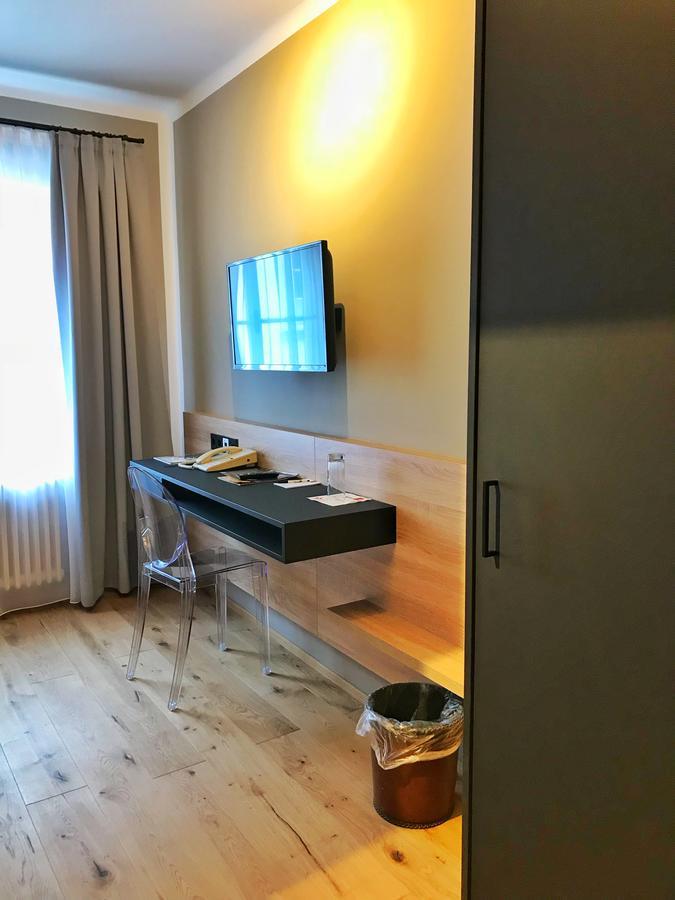 Single Room,632531673:JPEG
