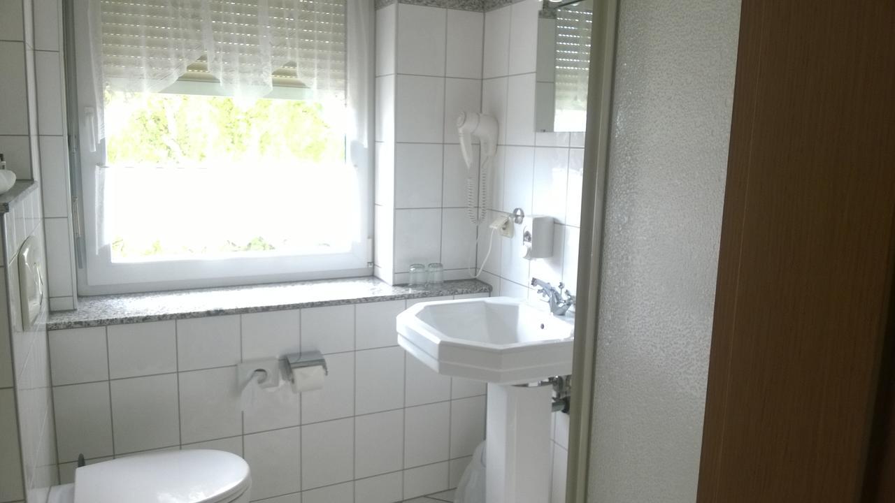 Doppelzimmer (2 Erwachsene + 1 Kind)