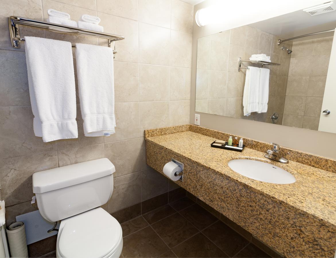 Deluxe King Suite